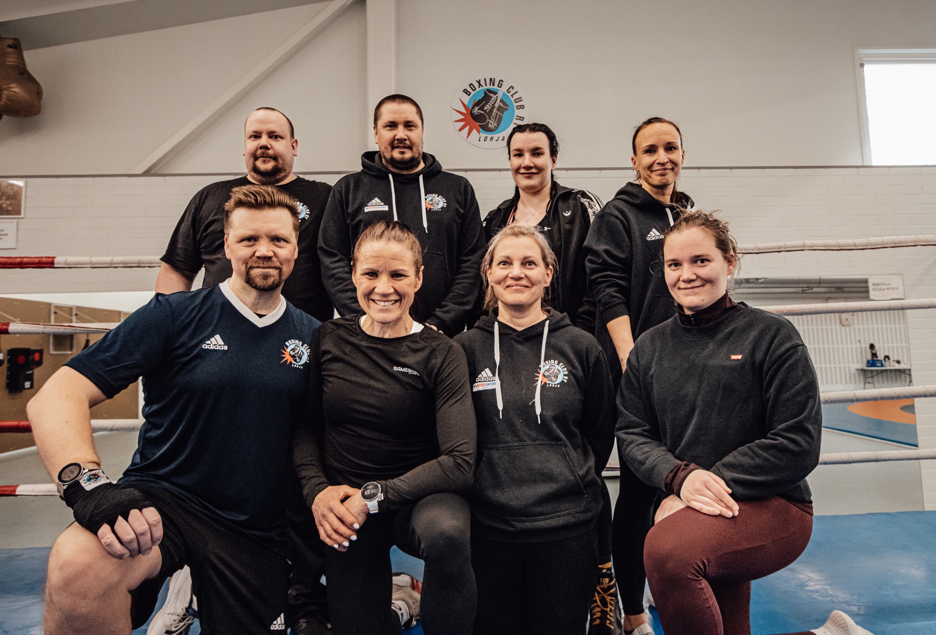 Boxing Day 2024. Ylärivi vasemmalta: Sami, Juuso, Jasmine ja Heidi. Alarivi vasemmalta: Janne, Mira, Tuija ja Veera