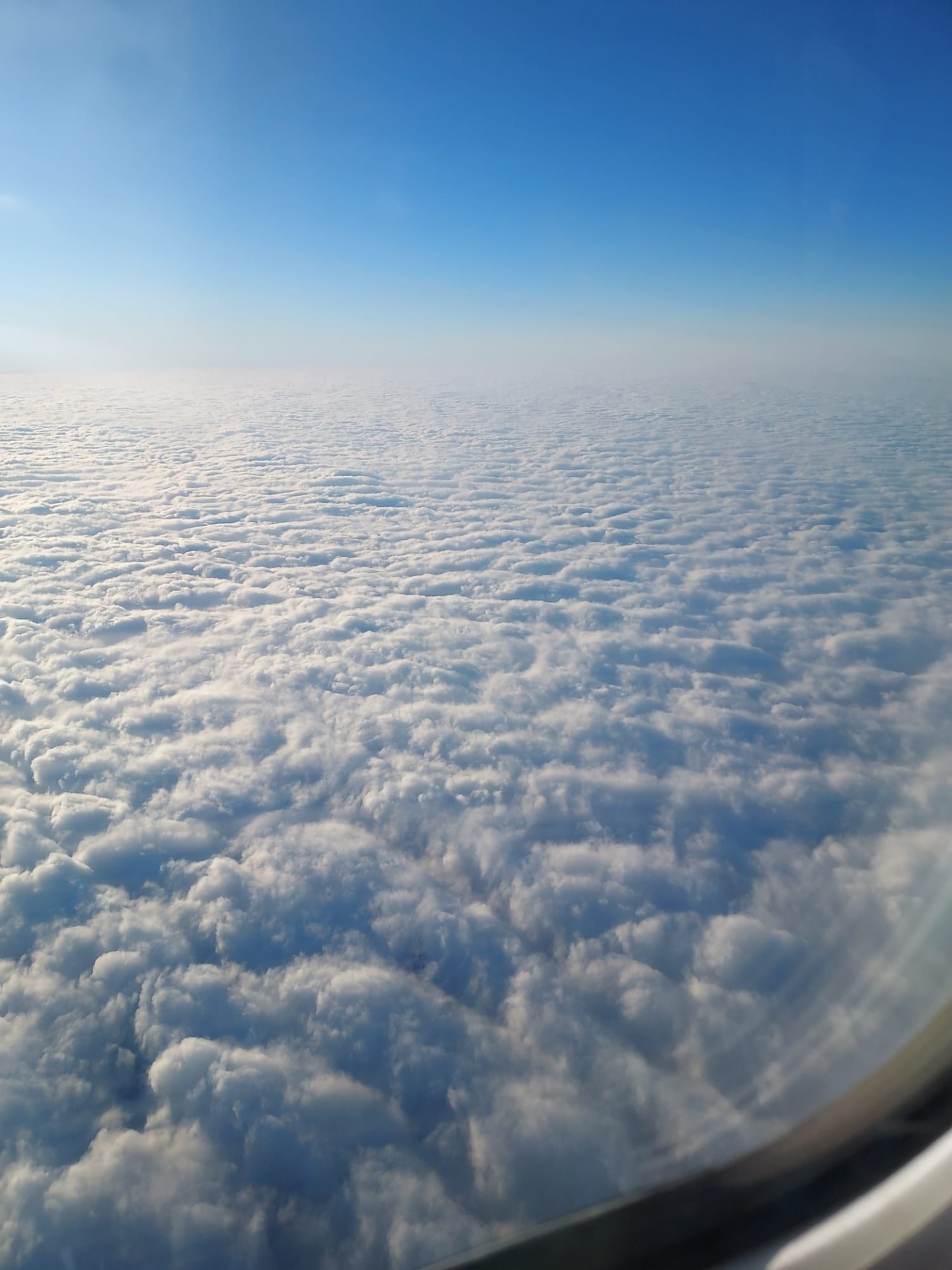 Kohteena Gran Canaria! Näkymää lentsikan ikkunasta. Näyttää pehmeältä! (Kuva:SP)